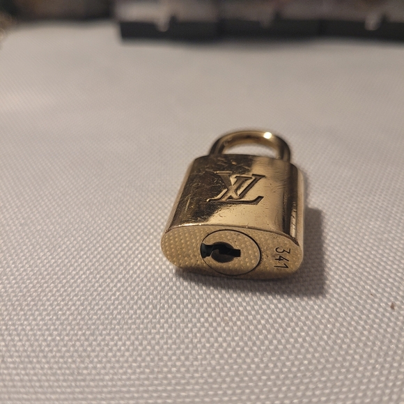 1 Preowned Louis Vuitton Gold Brass Padlock NO KEY #300s - Picture 5 of 10